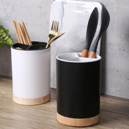 pot ustensiles cuisine petite espace.