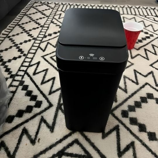 poubelle de cuisine noire automatique